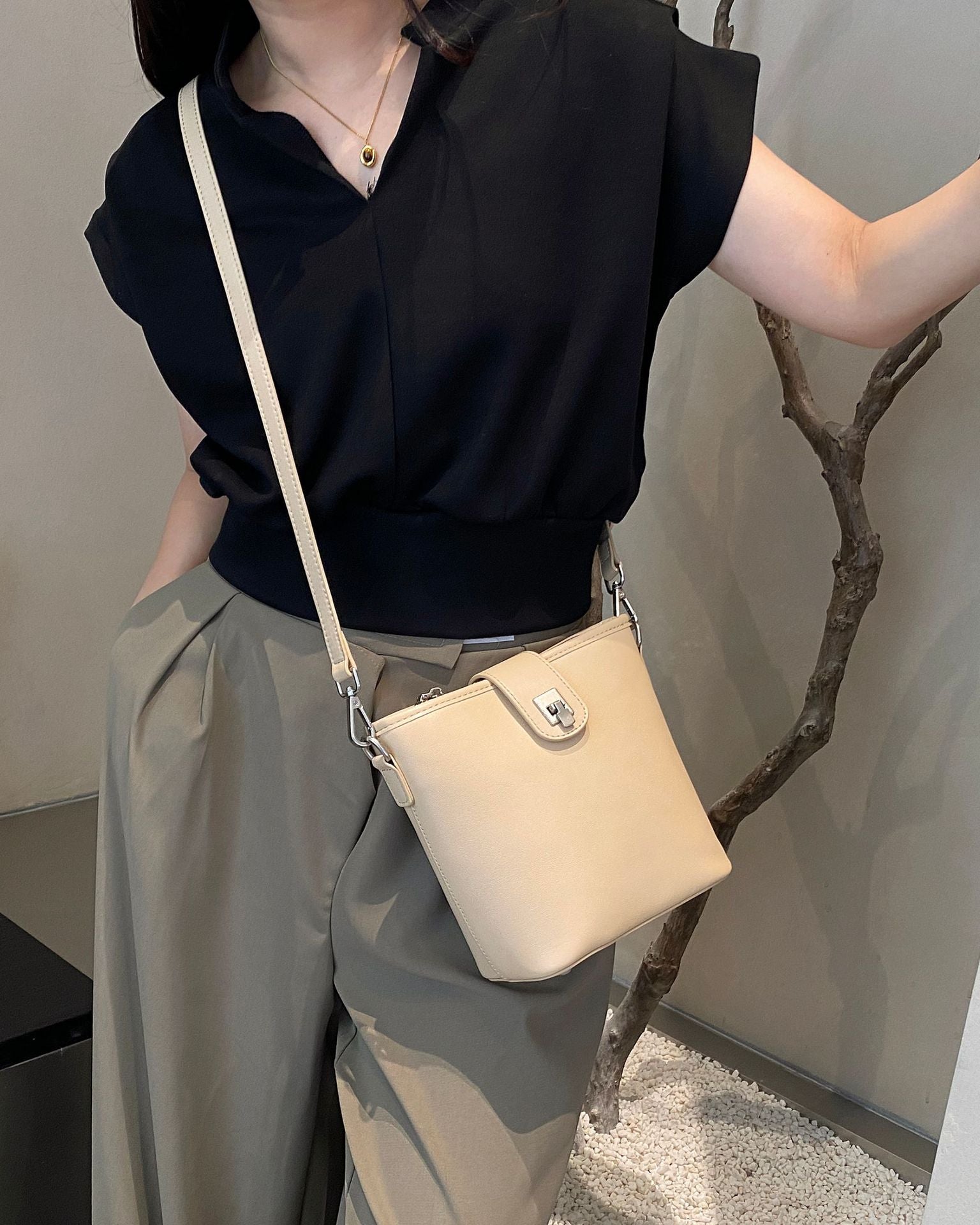 Retro Cube Top Grain Leather Mini Bucket Bag – Cream Beige