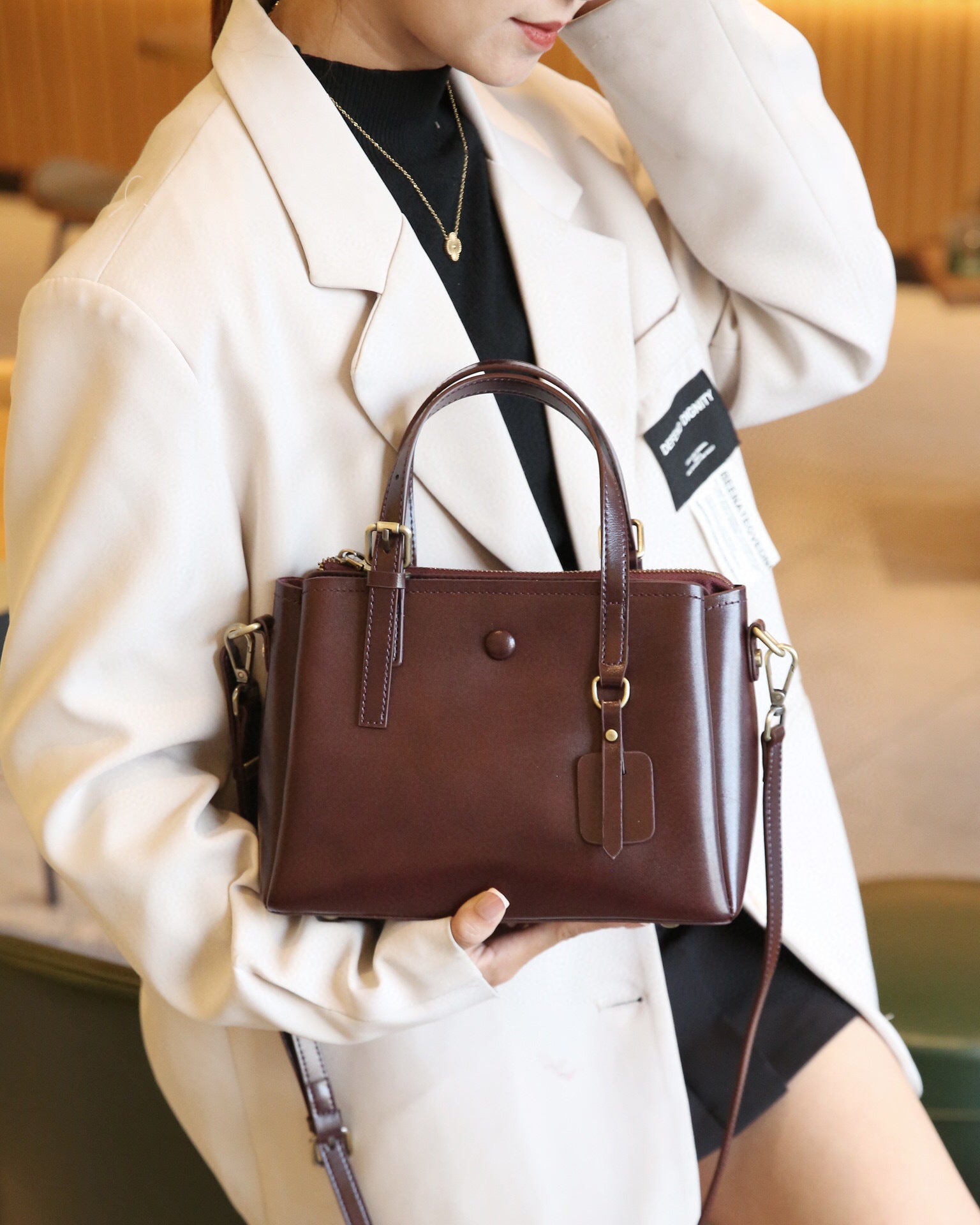 Retro Muse Oil Wax Leather Tote Bag – Wine Red