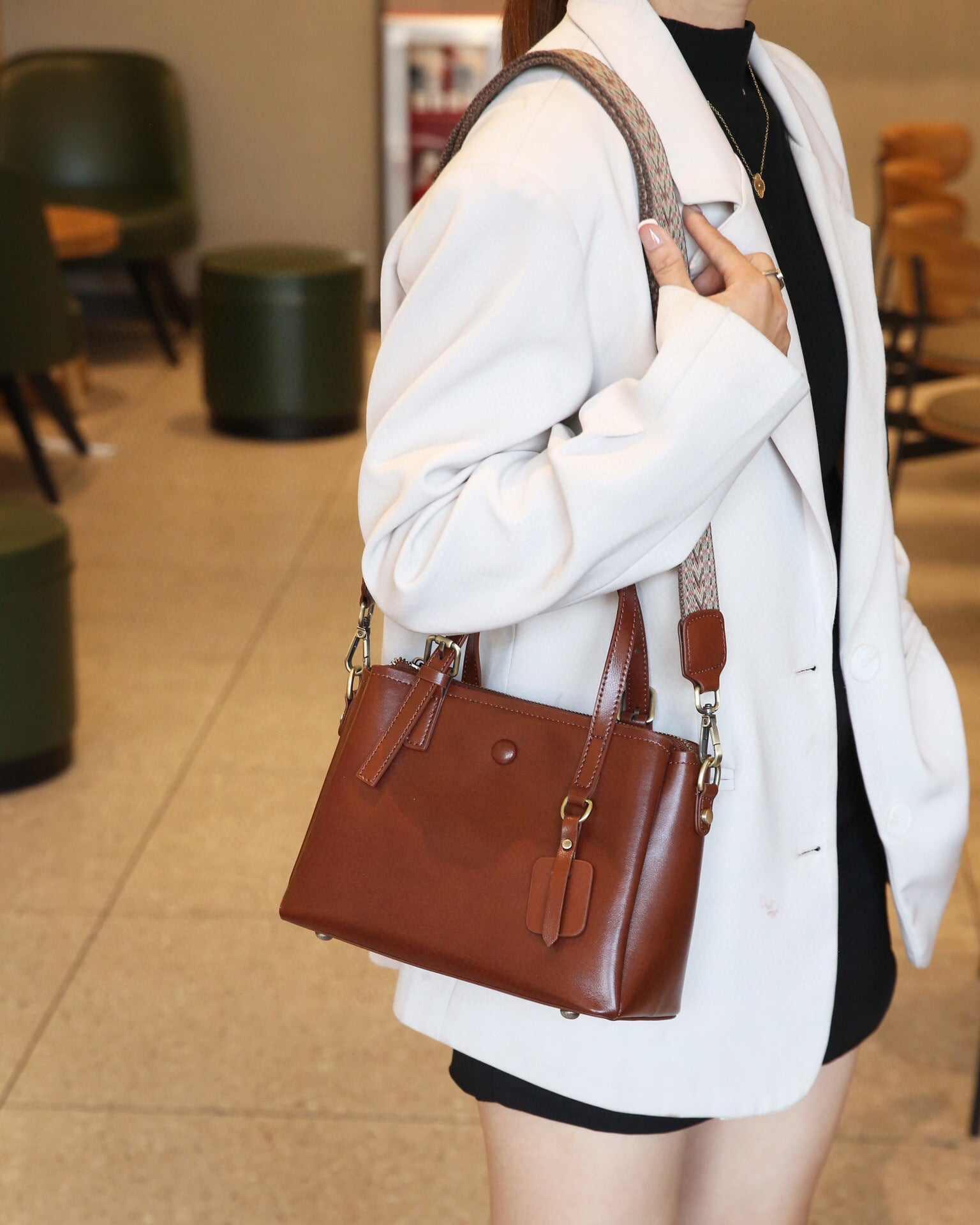 Retro Muse Oil Wax Leather Tote Bag – Caramel Brown